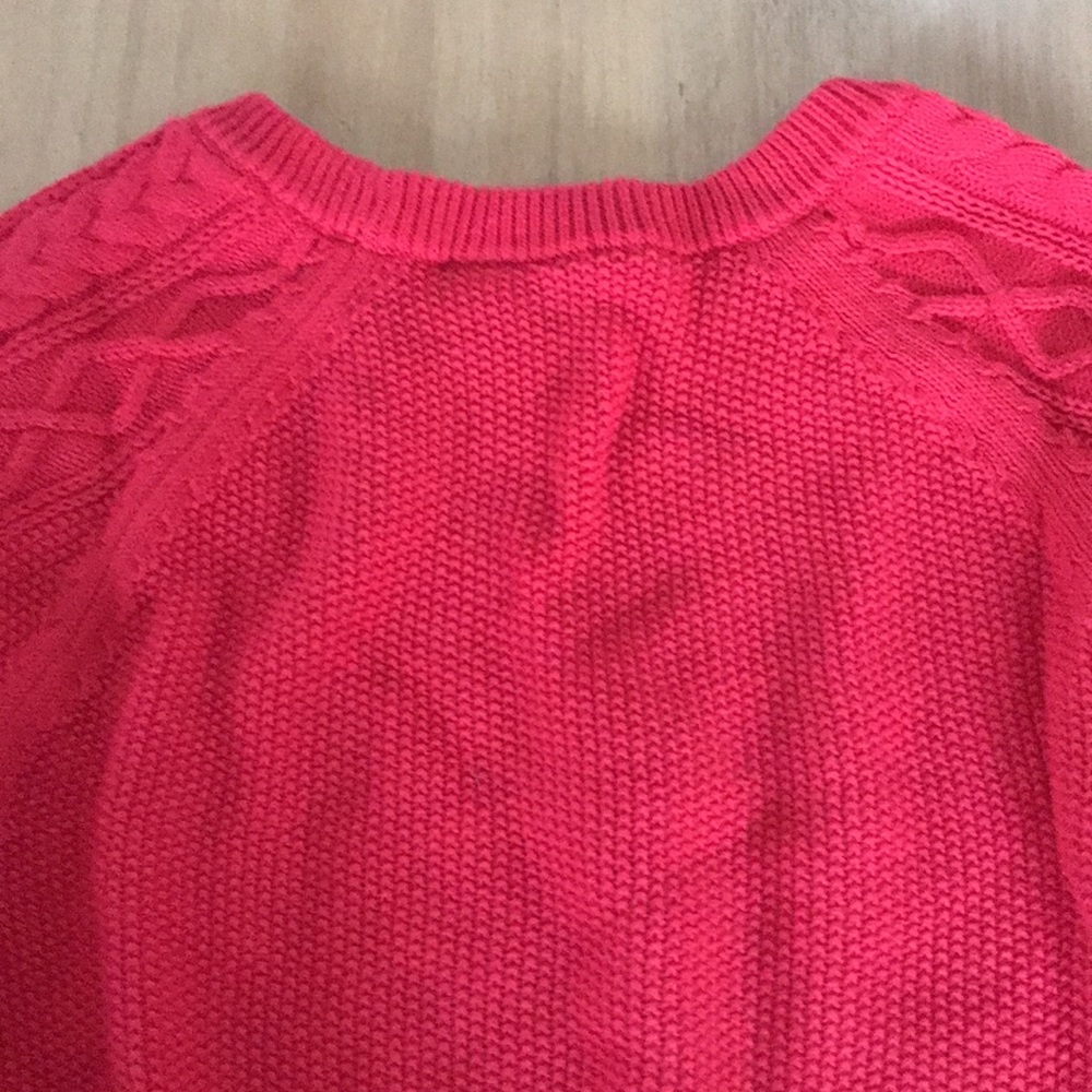 Red sweater gap - Picture 3 of 6